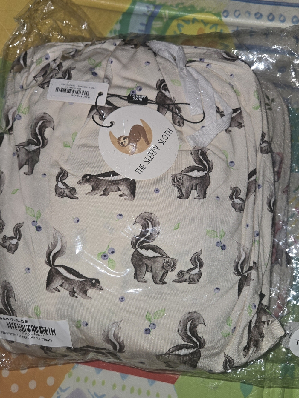 The Sleepy Sloth Berry Stinky Skunk Print Twin Fitted Sheet